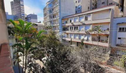 Apartamento 3 dormitórios, suíte e sacada próximo à Redenção.