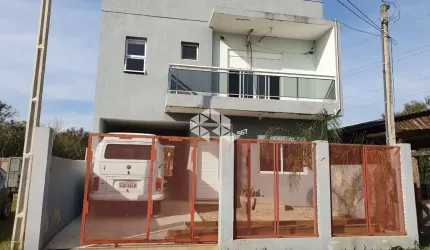 Amplo sobrado Novo com 03 dormitórios, sendo 01 suíte c/ sacada.