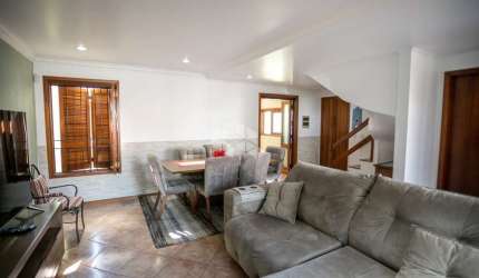 Casa 3 dormitórios, 1 Suíte, 341 m² privativo, Bairro Tristeza, Porto Alegre