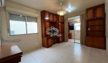 Apartamento de 1 dormitório de Frente, com Sacada e elevador.