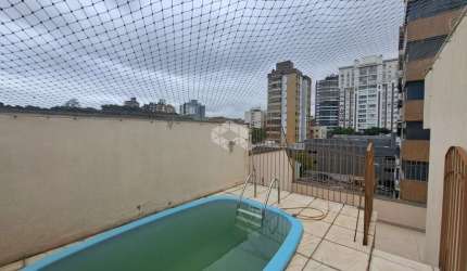 Cobertura com piscina