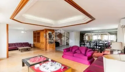 BELO APARTAMENTO DE 226M2 NO CORAÇÃO DO BOM FIM!