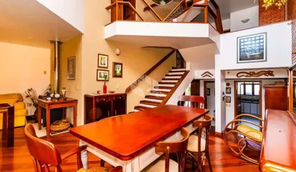 Casa maravilhosa em condomínio e com vista para o Lago Guaíba com quase 400m² de área privativa !!