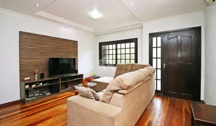 Casa 4 Suítes e 6 vagas de garagem no bairro Jardim Itu
