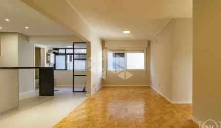 Crédito Real vende apartamento reformado de 02 dormitórios com vaga de garagem no bairro Auxiliadora em Porto