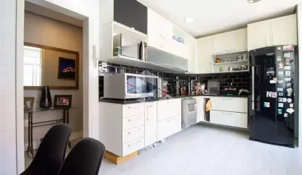 Apartamento com 86 m² área privativa de 3 dormitórios no bairro Rio Branco em Porto Alegre