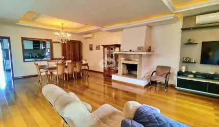 Casa 4 dormitórios, 1 suíte, Jardim Itú Sabará, Porto Alegre