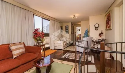 Cobertura 2 dormitórios, 1 suíte, 2 vagas escrituradas, bairro Petrópolis - Porto Alegre