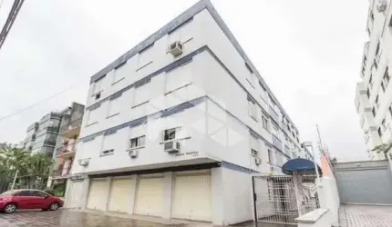 Apartamento no Petrópolis em Porto Alegre, de 3 dormitórios, dependência e vaga