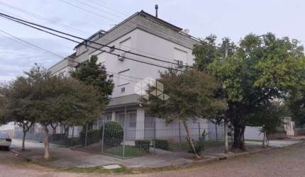 Apartamento à venda, com 1 quarto/dormitório, 1 vaga/box, no bairro Vila Ipiranga, zona norte de POA