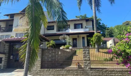 CASA COM 3 DORMITÓRIOS E UMA SUÍTE MASTER EM SANTA CRUZ DO SUL
