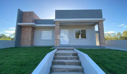 CASA COM 3 DORMITÓRIOS E AMPLO PÁTIO EM VERA CRUZ!