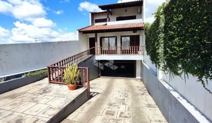 Casa de 4 dormitórios no bairro Goiás!