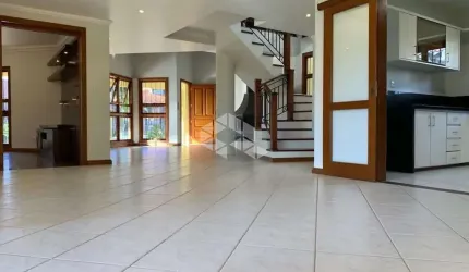 CASA AMPLA COM 3 DORMITÓRIOS PRÓXIMO AO COLÉGIO MAUÁ