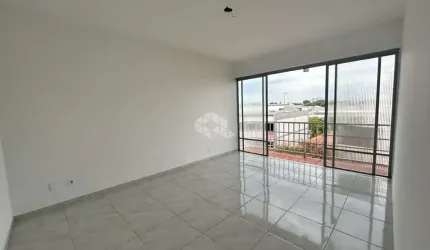 APARTAMENTO AMPLO NO CENTRO COM SACADA, 02 DORMITÓRIOS