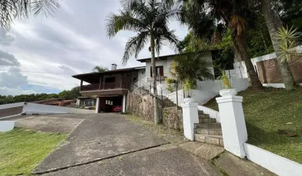 Casa imponente no Santo Inácio, com 04 dormitórios
