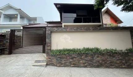 Casa próximo ao Centro, 03 dormitórios