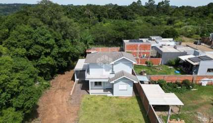 Casa ampla, 03 dormitórios, desocupada e pronta pra morar na João Alves!!!