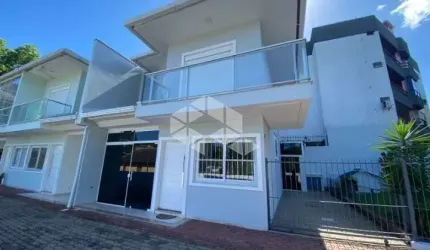 Duplex de Esquina com pátio individual, 03 dormitórios