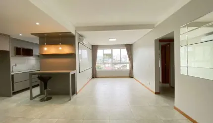 Apartamento semimobiliado com 2 dormitórios, sendo 1 suite!