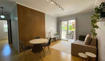 Apartamento central com 3 dormitórios