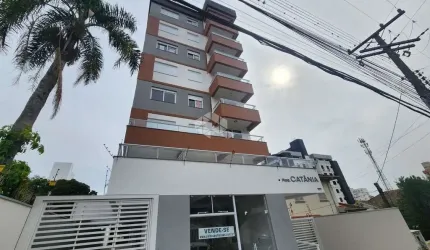 Apartamento à venda no Centro com 2 quartos (1 suíte)!