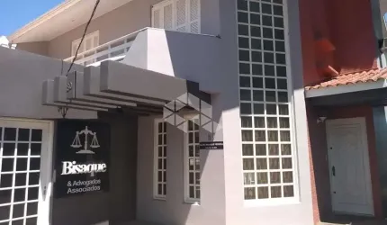 Casa a venda no bairro Nossa Senhora da Medianeira, Santa Maria.