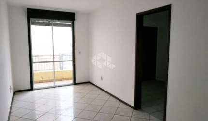 Apartamento à venda no Centro de Santa Maria.