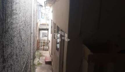 CASA A VENDA  -  VILA BANCÁRIA