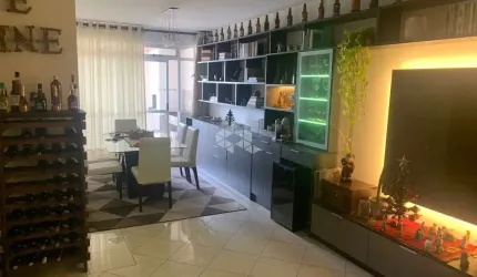 APARTAMENTO NO BAIRRO KOBRASOL, EM SÃO JOSÉ, SC, SEMI-MOBILIADO, VISTA MAR, SACADA, CHURRASQUEIRA, 04 DORMITÓRIOS SENDO 01 SUÍTE, 01 VAGA DE GARAGEM.