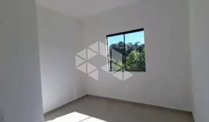 CASA SOBRADO RESIDENCIAL NO BAIRRO FORQUILHAS, EM SÃO JOSÉ, SC, 02 DORMITÓRIOS SENDO 01 COM SACADA, E 02 VAGAS DE GARAGEM.