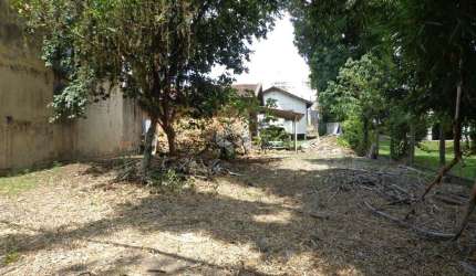 TERRENO NO BAIRRO BARREIROS, EM SÃO JOSÉ, SC, COM 678m² DE ÁREA TOTAL E VIABILIDADE PARA ATÉ 14 PAVIMENTOS.