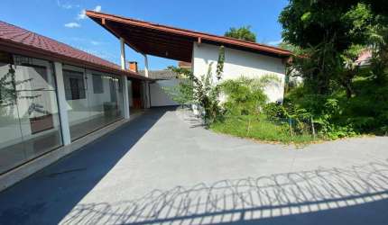 CASA RESIDENCIAL À VENDA COM 3 QUARTOS E 2 VAGAS DE GARAGEM NO BAIRRO REAL PARQUE EM SÃO JOSÉ/SC.