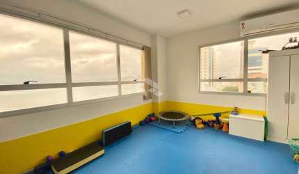 SALA COMERCIAL À VENDA NO BAIRRO ESTREITO EM FLORIANÓPOLIS/SC.