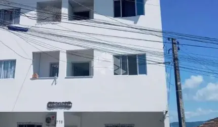 PRÉDIO RESIDENCIAL LOCALIZADO NO BAIRRO BARREIROS, EM SÃO JOSÉ, SC, COM 07 APARTAMENTOS, 02 DORMITÓRIOS CADA  E 07 VAGAS DE GARAGEM