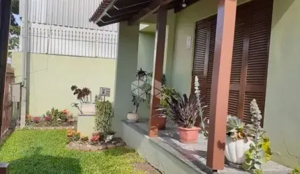 Lindo sobrado com 4 dormitórios e sacada próximo ao Seminário Claretiano em Esteio