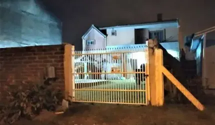 IMBÉ - IMBÉ - Casa para família grande, moradia ou veraneio. Piscina, 04 dorm. e demais peças.