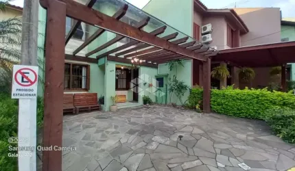 Casa em Condomínio 3 dormitórios com 100m²