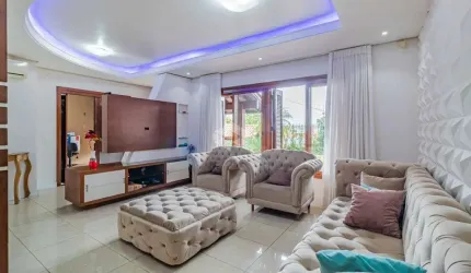 Casa espaçosa  com 3 Dormitórios e Suíte em Novo Hamburgo