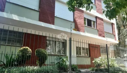 Apartamento de 2 dormitórios reformado e desocupado no Moinhos de Vento
