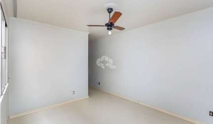 Imóveis Crédito Real,  vende apartamento de 2 com vaga de garagem coberta no bairro Petrópolis.