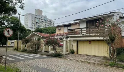 Excelente Residência junto ao Lindoia Tenis Clube