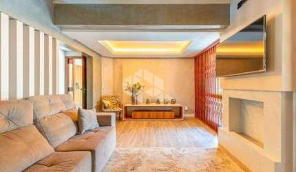 Casa com 3 dormitórios, reformada no Bairro Jardim Isabel de Porto Alegre