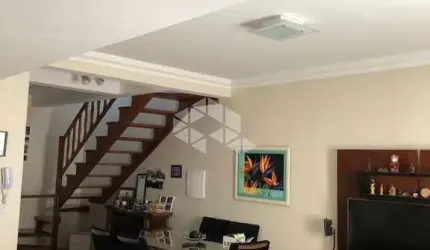 Casa em condomínio no Bairro Tristeza