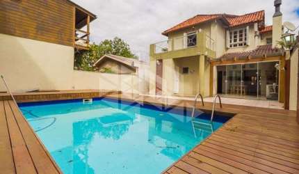 Casa em Condominio com 04 dormitórios - Bairro Espirito Santo