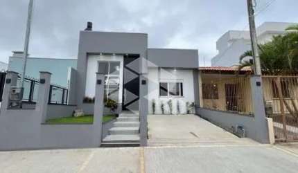 Casa Terrea espetacular com duas suítes.