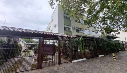 Apartamento desocupado de 2 dormitorios no bairro Camaquã em Porto Alegre.