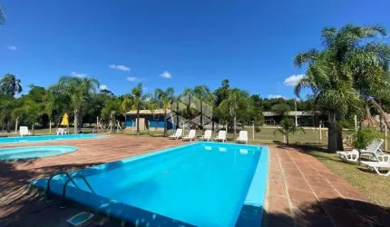 CASA EM CONDOMÍNIO