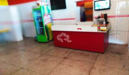 CASA COMERCIAL A VENDA