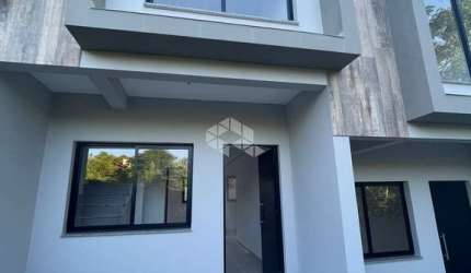 Sobrado de dois dormitórios próximo ao centro de Viamão